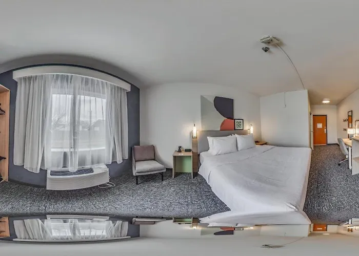 Spark By Hilton Quad Cities Hotel *